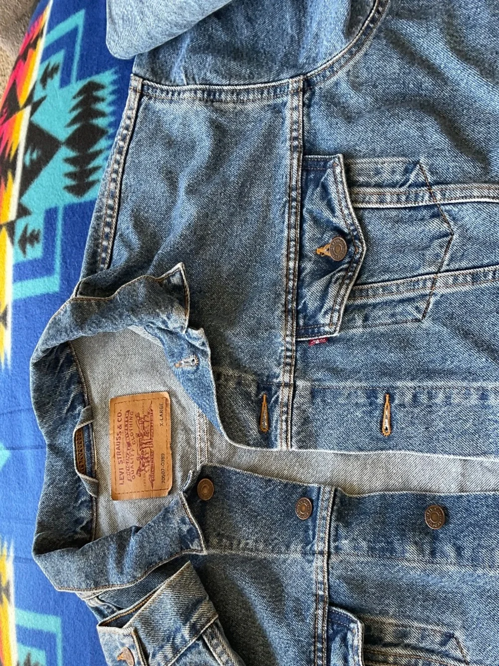 Vintage Levi’s light wash, denim trucker jacket, medium excellent condition - Picture 5 of 9